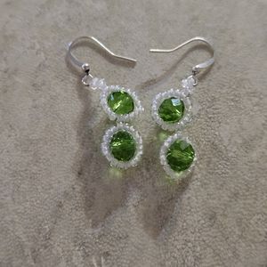 Handmade Beadwoven Emerald Green Daisy Earrings